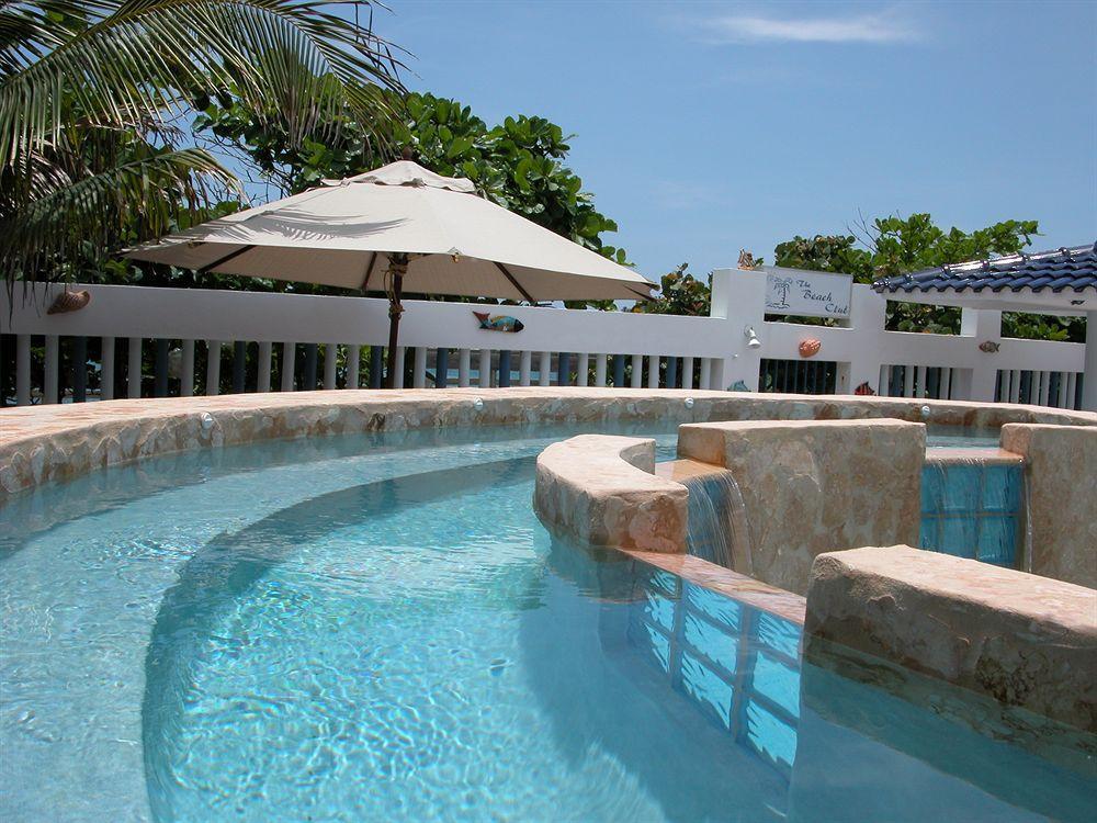 The Beach Guesthouse Pinones Luaran gambar