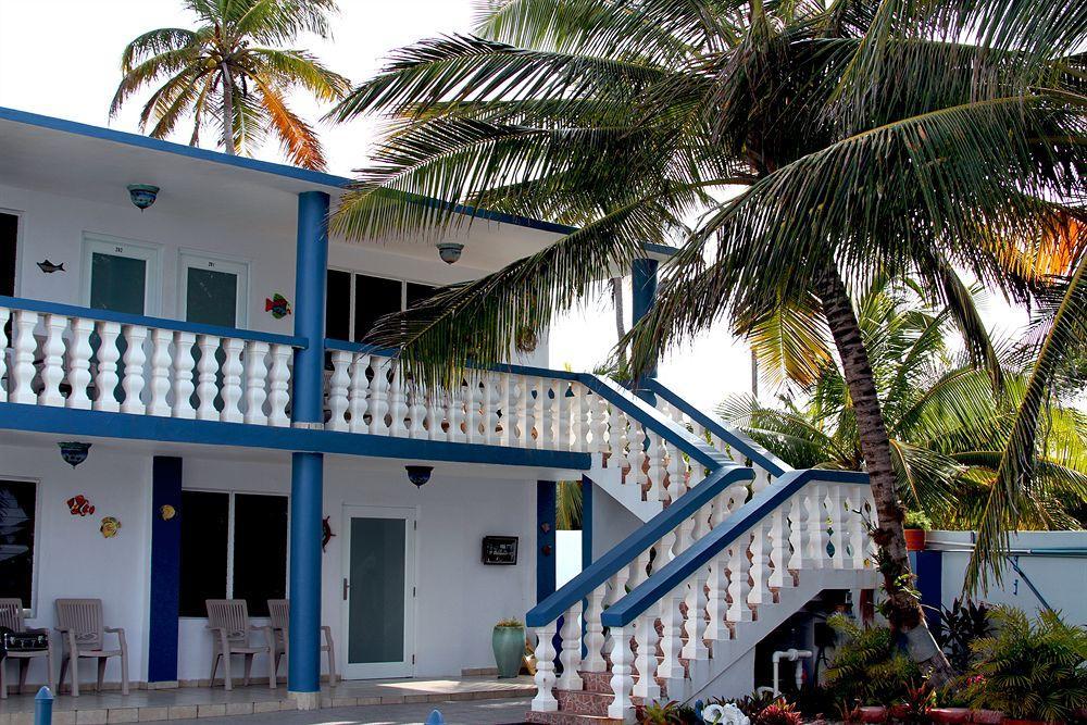 The Beach Guesthouse Pinones Luaran gambar