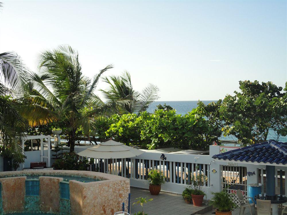 The Beach Guesthouse Pinones Luaran gambar