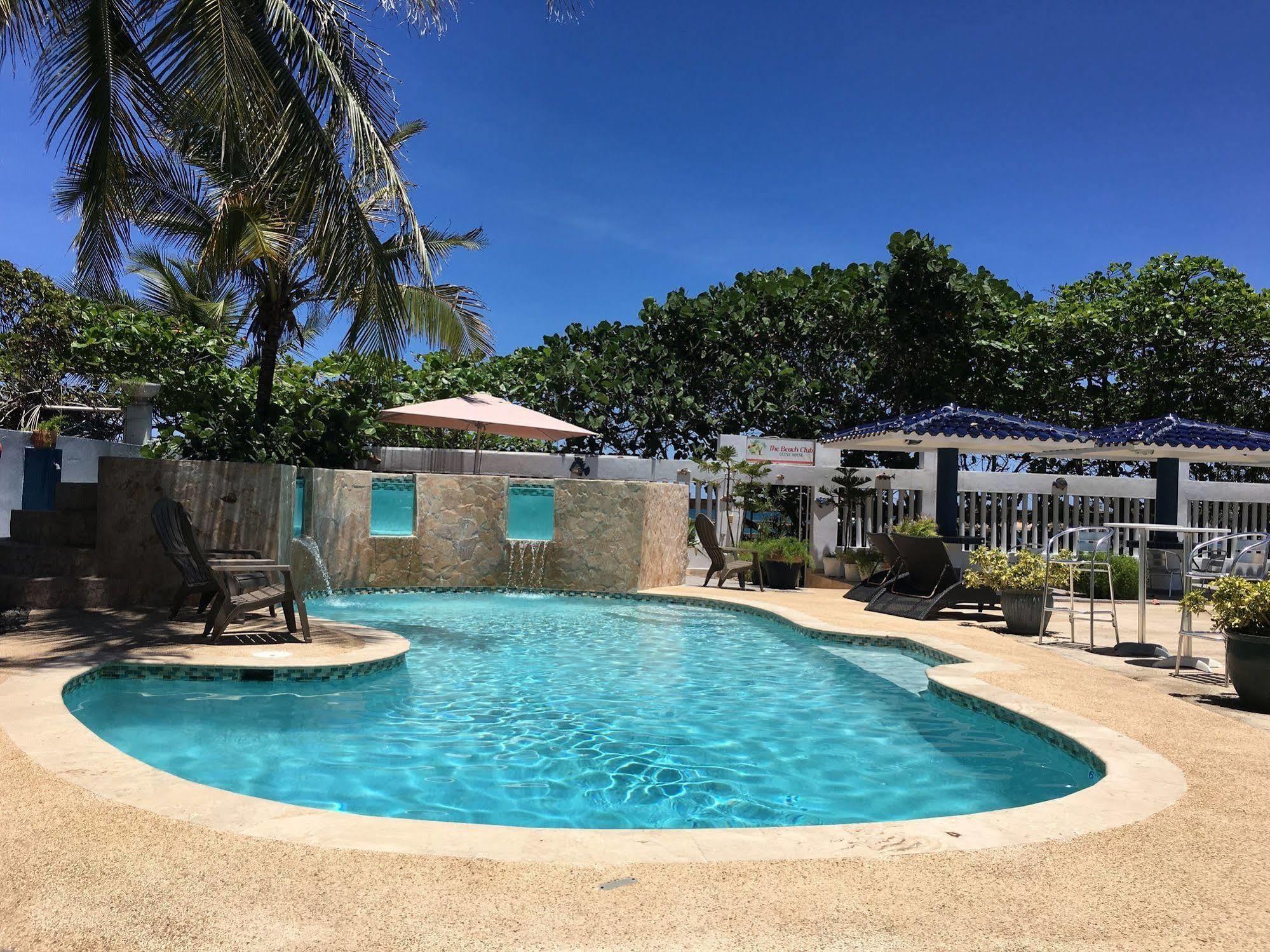 The Beach Guesthouse Pinones Luaran gambar